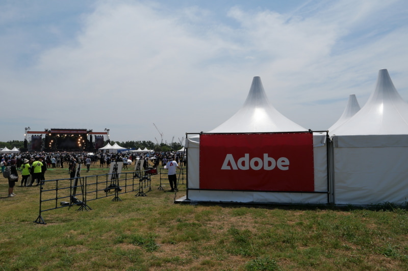 7月末から8月頭の4日間開催された「OSAKA GIGANTIC MUSIC FESTIVAL 2026」にAdobeが参加