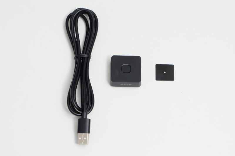 製品には、指紋認証リーダー本体に、マグネット固定用スチールプレートとUSBケーブルが付属する
