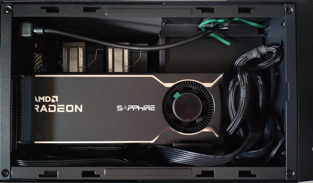 PCに内蔵されるSAPPHIRE AMD Radeon AI PRO R9700 32GB GDDR6 LITE
