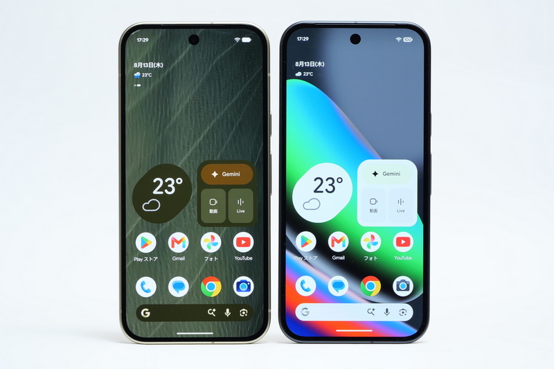 左がPixel 11、右がPixel 10。ディスプレイ面は違いがほとんどない