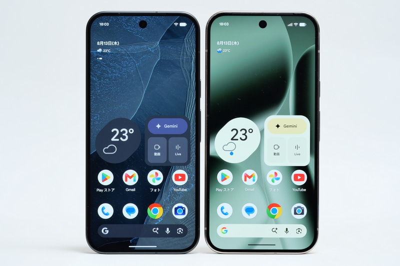 左がPixel 11 Pro、右がPixel 10 Pro。こちらもディスプレイ面の違いは感じられない