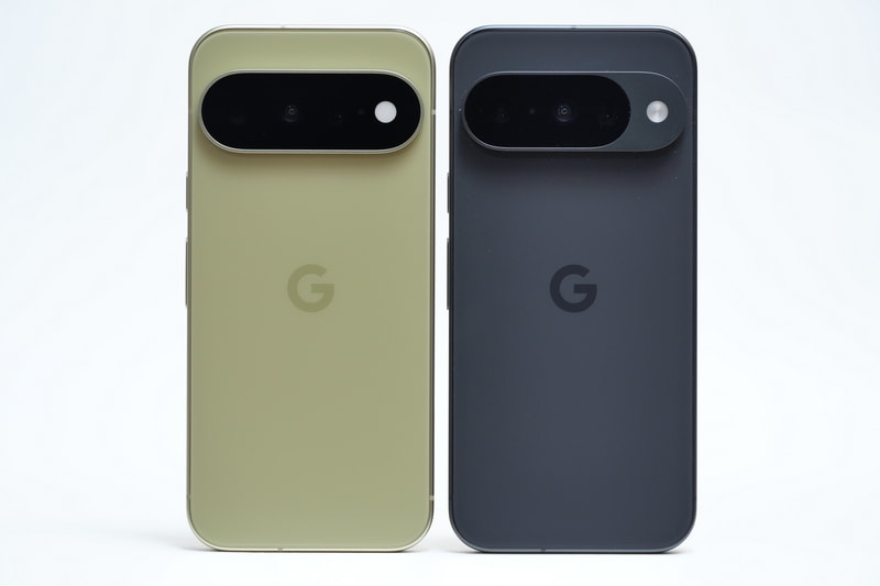 背面側の比較。左がPixel 11 Pro XL、右がPixel 10 Pro XL