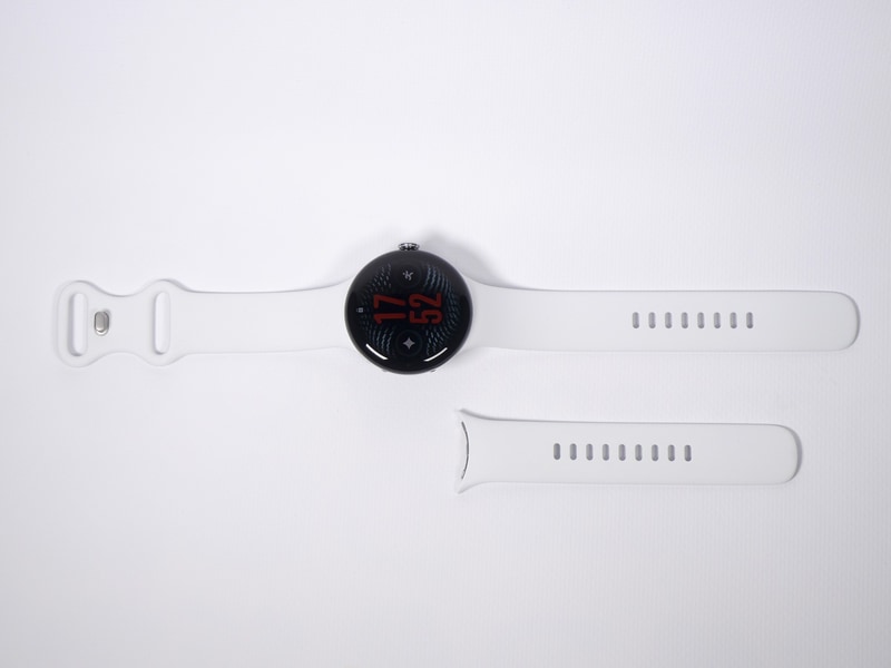バンドは従来と同様、SとLの2種類が付属。構造も従来のPixel Watchシリーズと共通しているので、付け替えての利用も可能だ