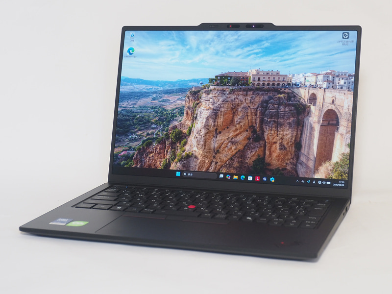 ThinkPadシリーズのフラグシップモデル「ThinkPad X1 Carbon Gen 14 Aura Edition」
