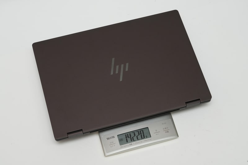 実測重量は1,422g