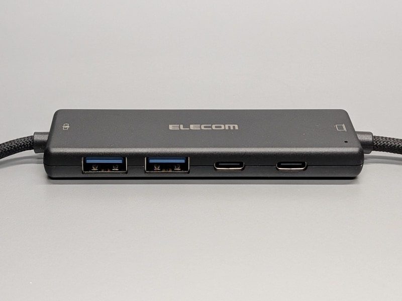 ハブはUSB Type-A 2基とUSB Type-C 2基。転送速度は5Gbps