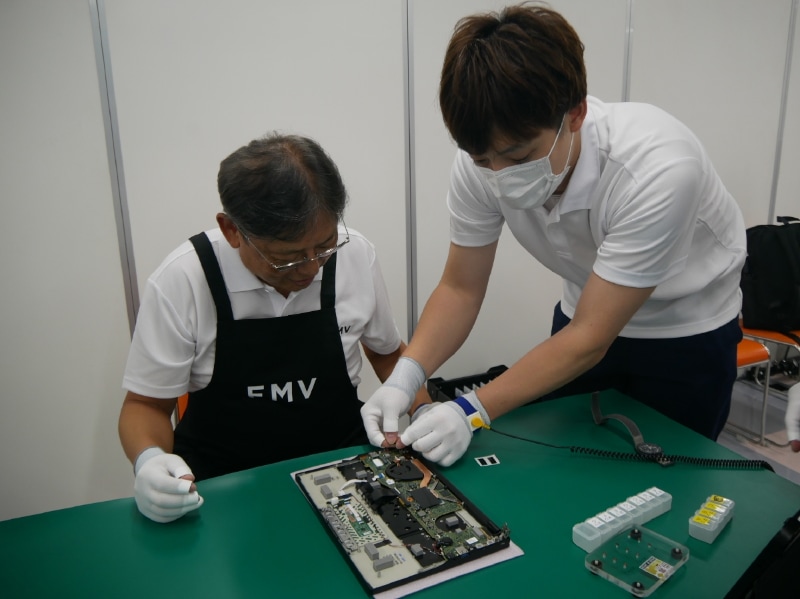 相手が社長だけに、サポートする社員にも若干の緊張感が走る