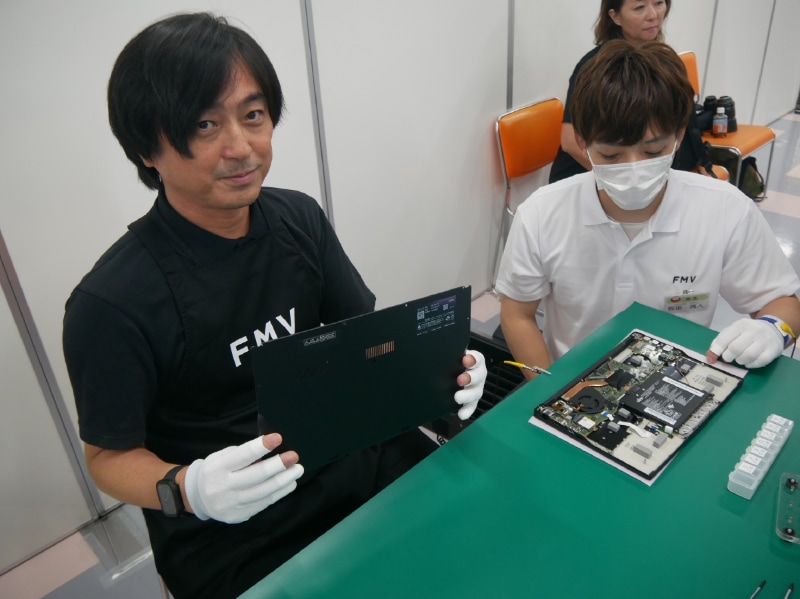 いよいよ最後の部品となるDカバーが登場