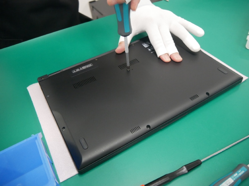 最後にDカバーを7本のネジで固定して完成だ