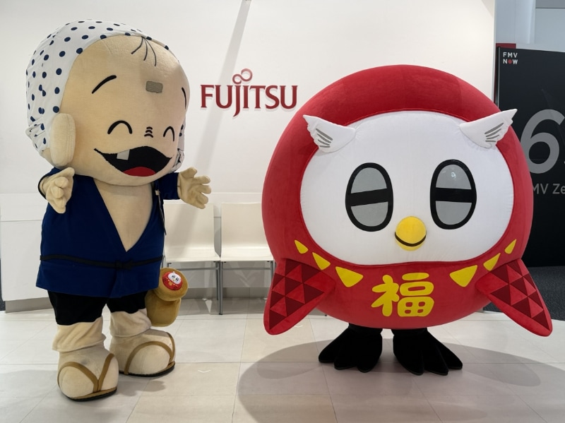 ふくまろとともに、安来市のどじょうすくいキャラクター「あらエッサくん」も、参加者を出迎えた
