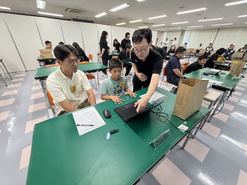 FCCLのソフトウェアエンジニアがサポートした