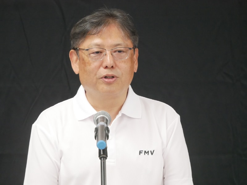 挨拶する島根富士通の宮下浩之社長