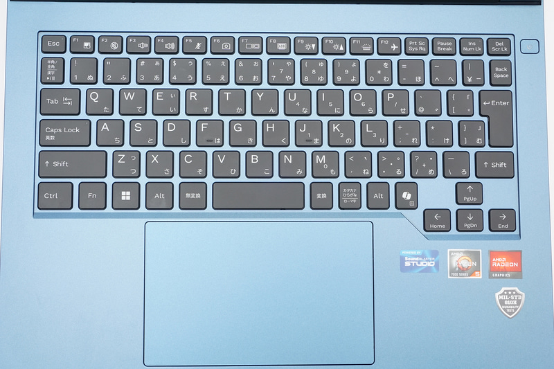 キーボードは日本語配列で大きいキーサイズを確保