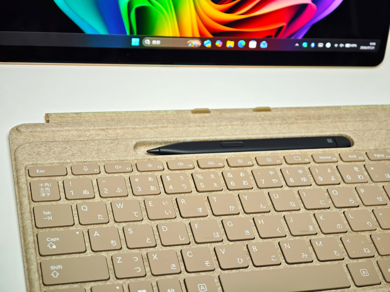 本体との接続端子は従来のSurface Proシリーズと同じ端子