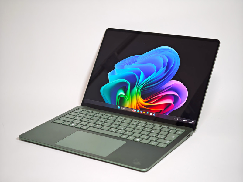新色ジェイドを採用したSurface Laptop 13.8型/第8世代