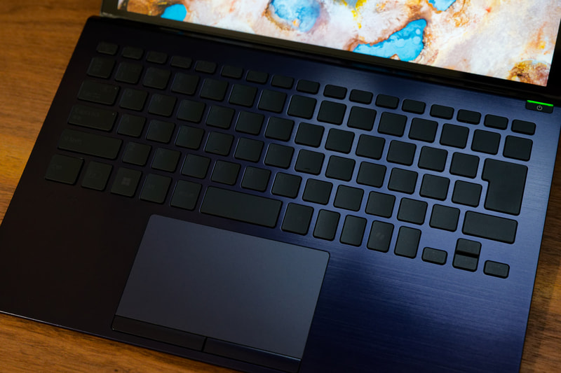 勝色特別仕様のキーボードは隠し刻印になっている