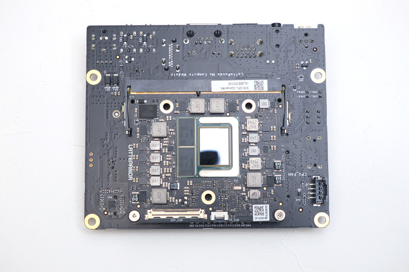 Mini CarrierにLattePanda Mu Ultraを載せたところ