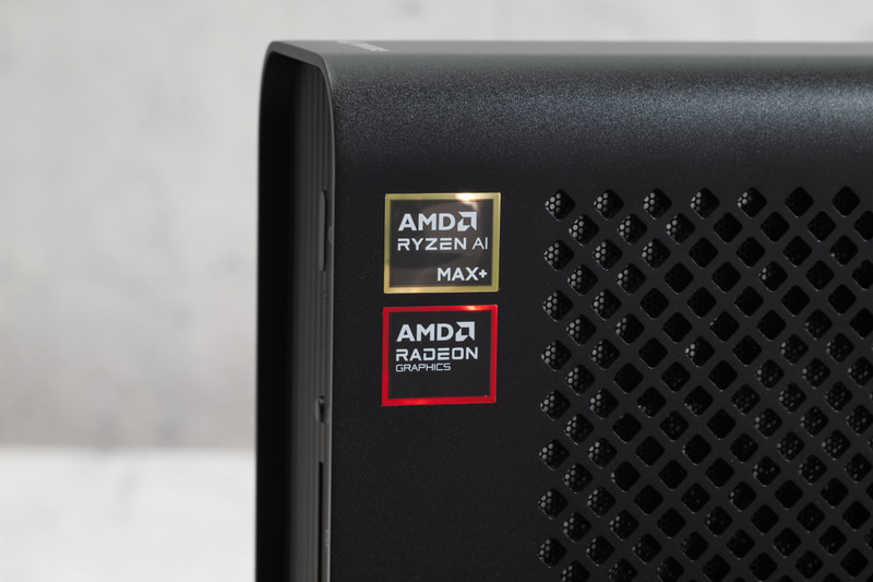 Ryzen AI Max+ 395と128GBのユニファイドメモリを搭載する