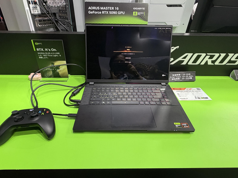 GeForce RTX 5090を搭載したAORUS MASTER 16