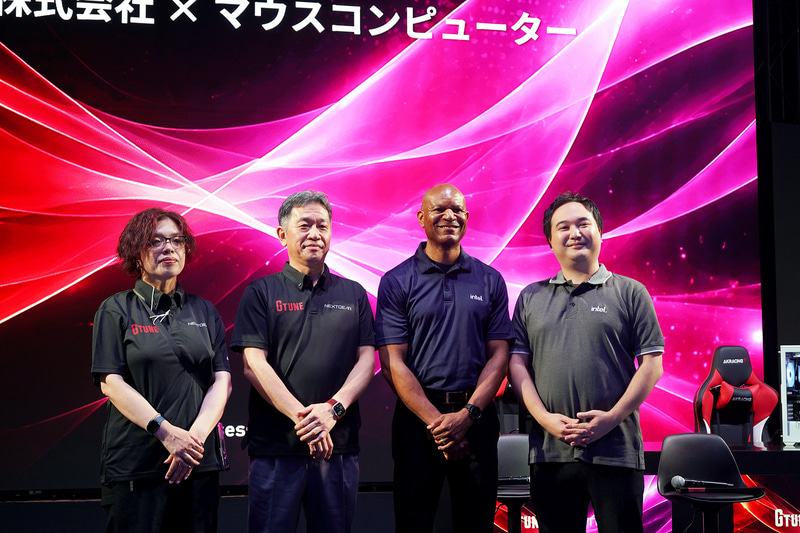 左からマウスコンピューターの軣氏、林田氏、IntelのMarcus Piper氏、矢内氏