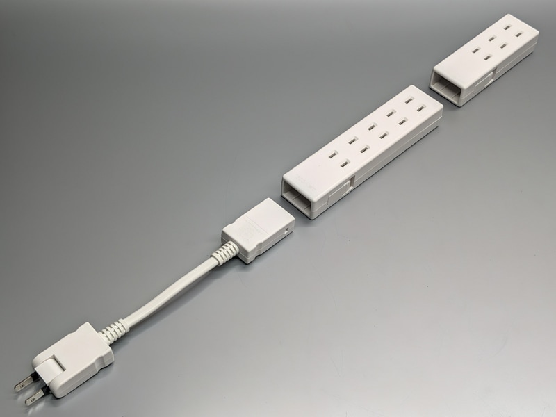 このように電源タップのモジュール同士を連結させたいところだが、実際には不可能だ
