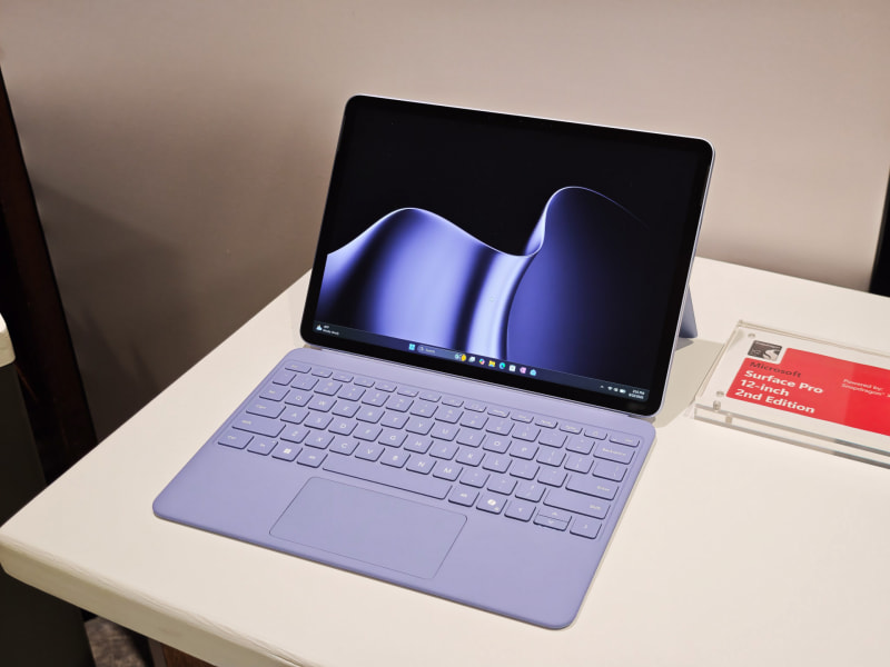 Surface Pro 12型 第2世代のバイオレット