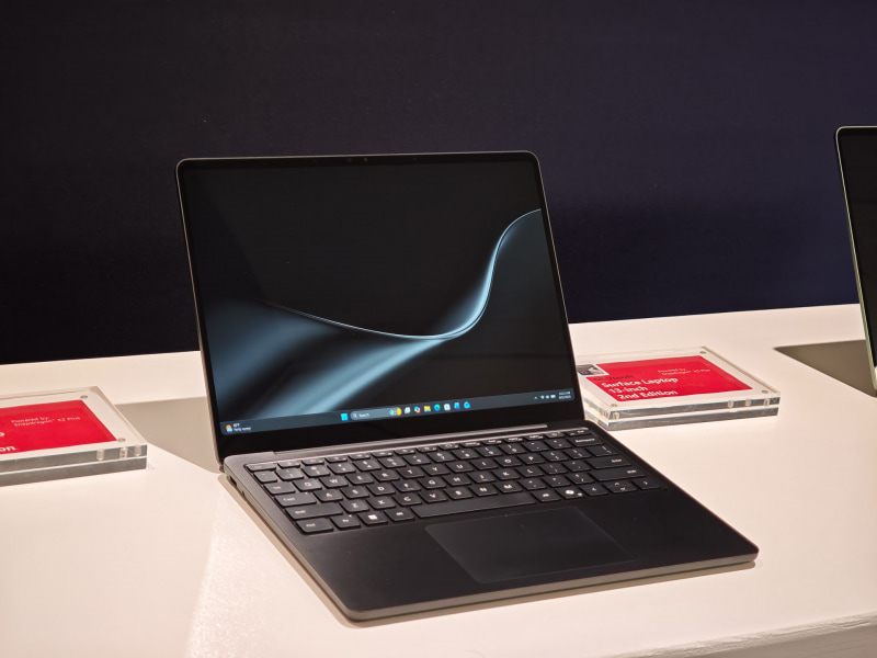 Surface Laptop 13型