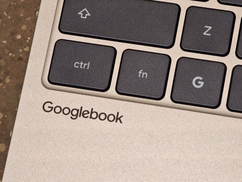 Snapdragon X Eliteを搭載した「XPS Googlebook」のパームレストに刻印されているGooglebookのロゴと「G Key」
