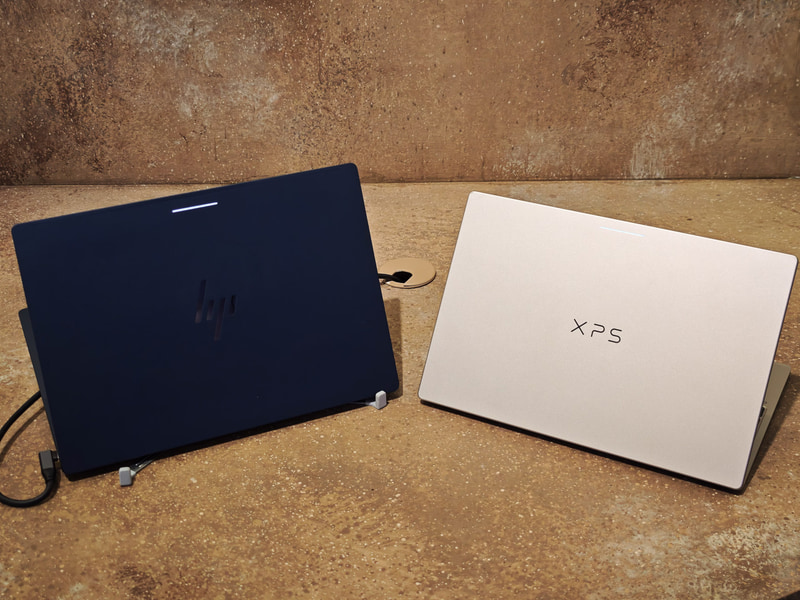 左がHP Googlebook 14、右がXPS Googlebook