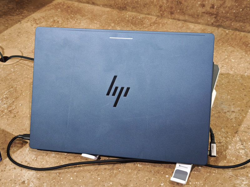 HP Googlebook 14は14型のディスプレイを採用している