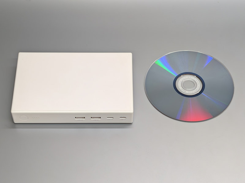 ボディサイズはCDよりもひとまわり大きい程度
