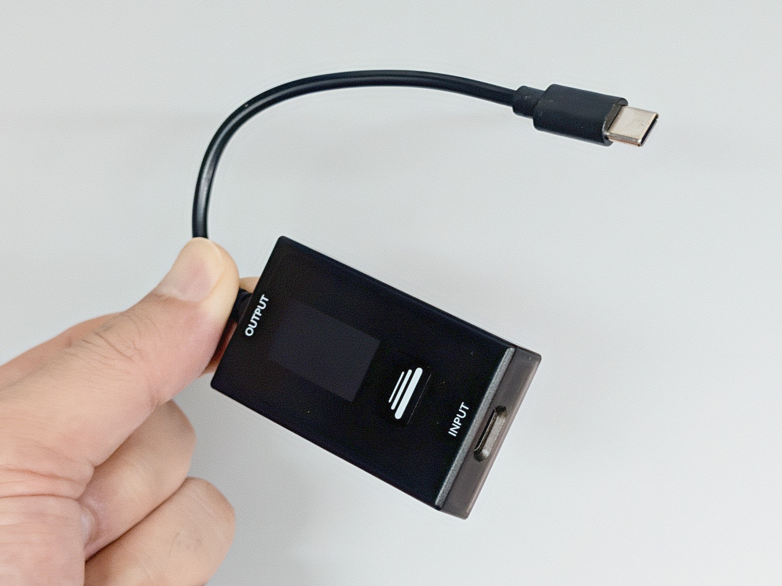 今回の記事をほぼ書き終えた段階で、本製品のUSB Type-C版(EJ-12)を追加で購入し、ネットワーク機器ではないデバイスに使えるか試したところ、問題なく利用できた。バッテリ非搭載のUSB扇風機をスマホから電源オン/オフしたりと無駄に応用範囲は広い
