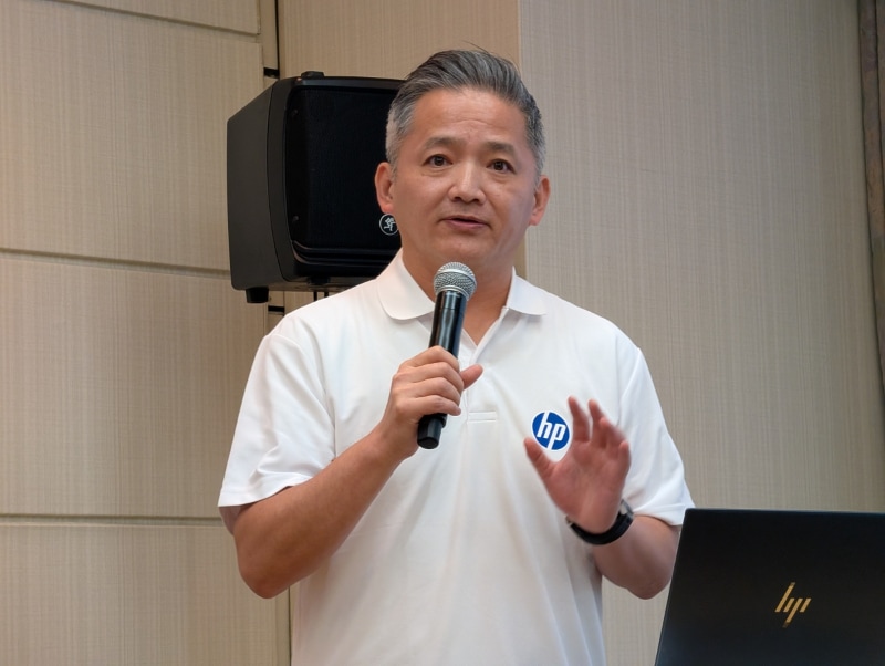 パーソナルシステムズ事業本部クライアントビジネス本部モバイルビジネス部長の岡亘明氏