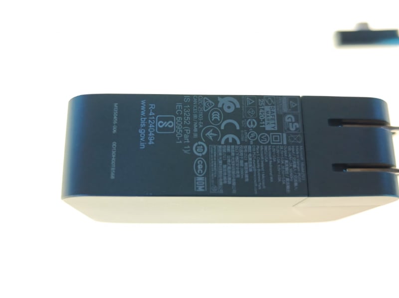 Microsoft Surface 140W USB-C 電源アダプタ