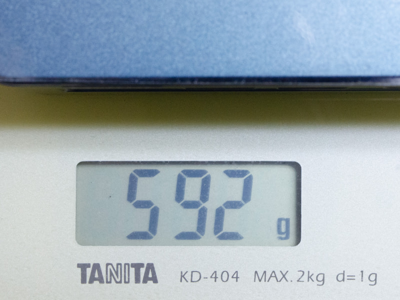 重量。実測で592g