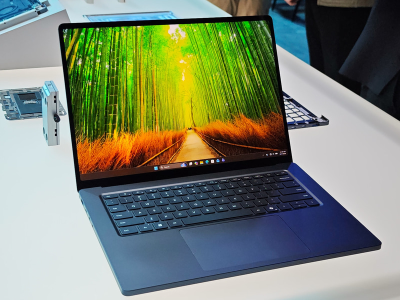 Surface Laptop Ultra