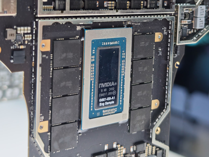 RTX Sparkは、MediaTekが開発するCPUダイと、NVIDIAが開発するGPUダイがパッケージ上で1つになって提供されている