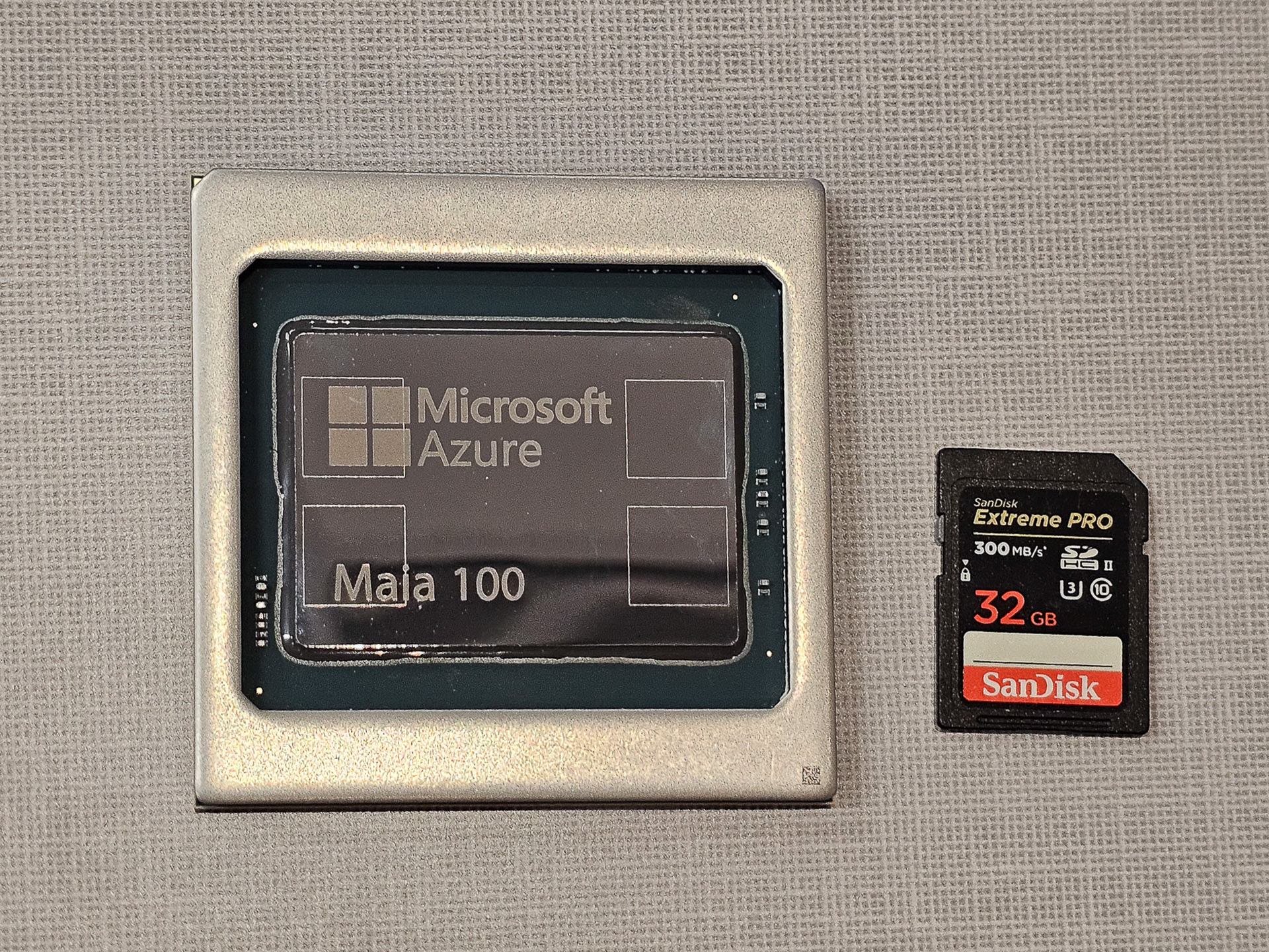 MicrosoftのMaia 100