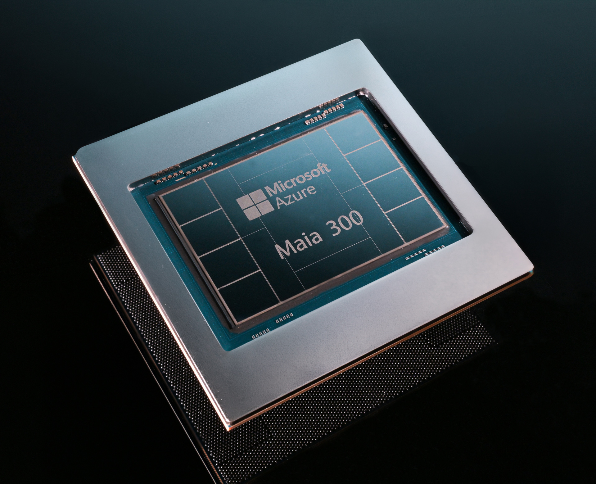 Microsoft Maia 300(写真提供: Microsoft)