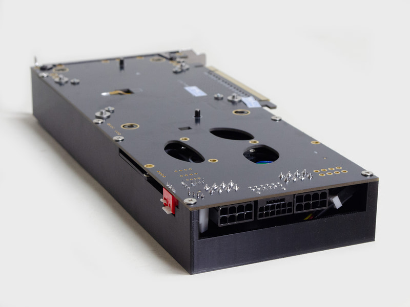 電源は12VHPWRまたはPCIe 8ピン2基。つまり300Wだ