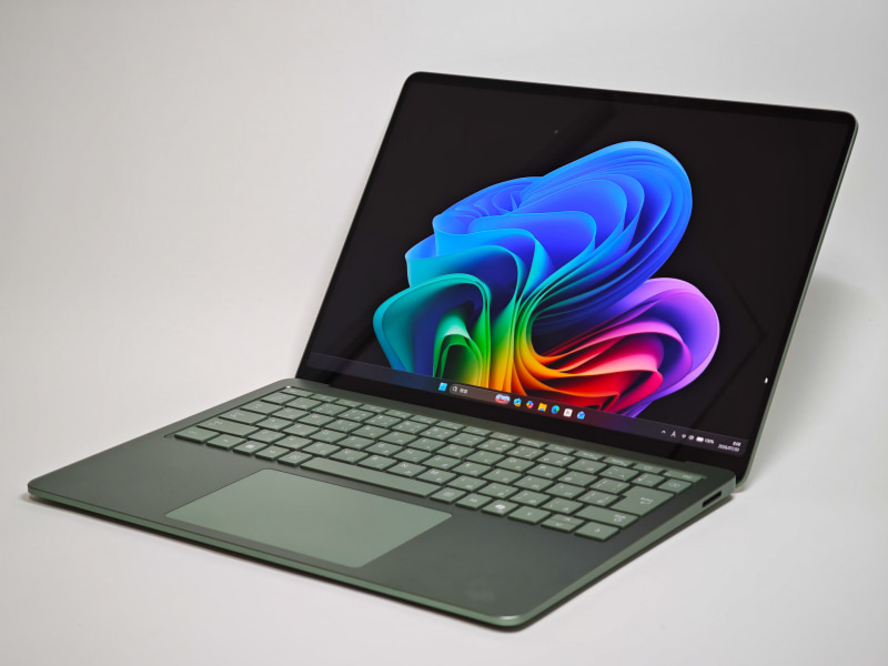 Microsoft Surface Laptop, 13.8インチ(第8世代)