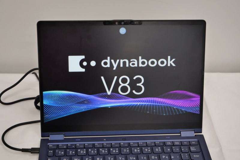 WUXGA表示対応の13.3型液晶を搭載。タッチおよびペン入力に対応する