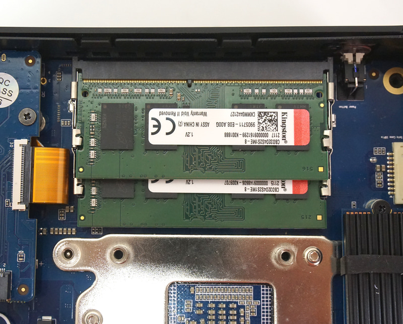 メモリスロットにメモリモジュールが挿してあるミニPCなら、換装や増設が可能