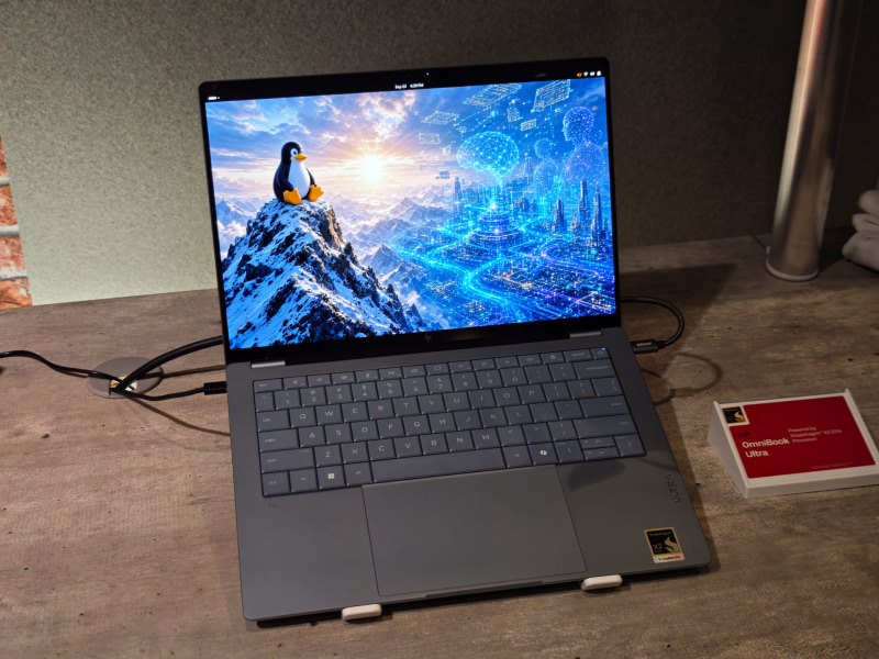 Linuxを搭載したSnapdragon搭載ノートPC
