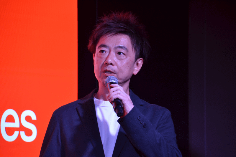 石井靖人氏