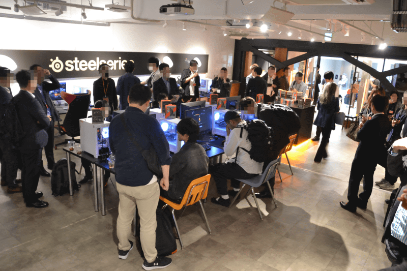 PCに接続された製品で実際に体験できる