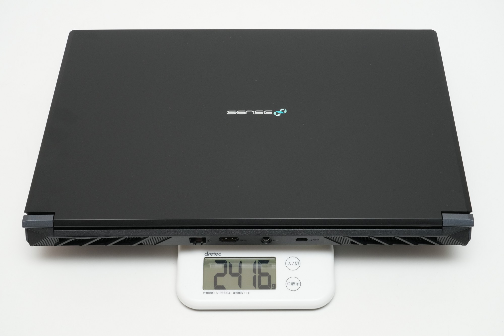 本体の実測重量は2,416g