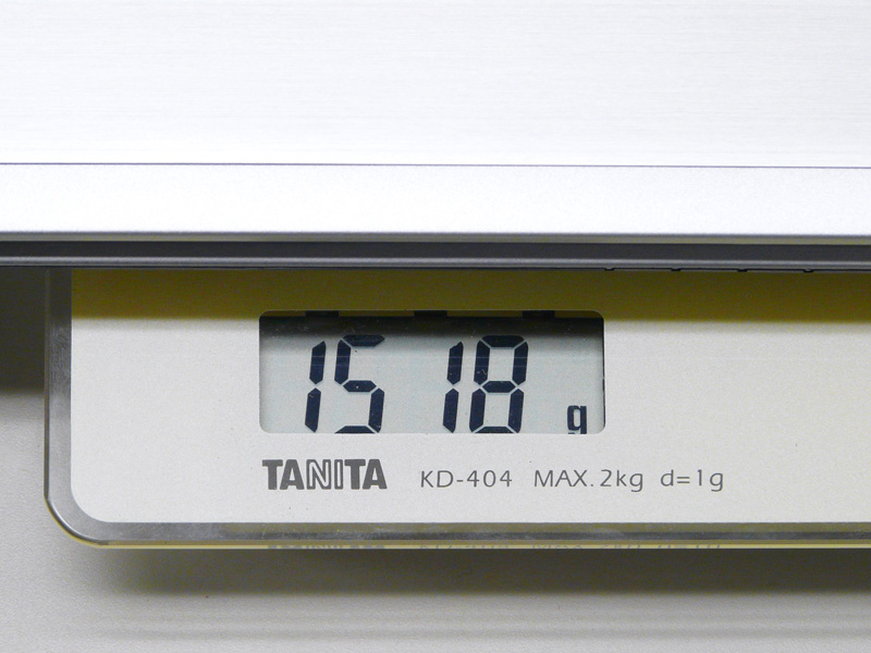 重量は実測1,518g。スペックより若干軽い