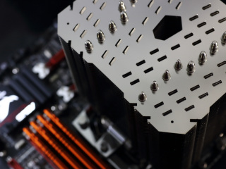 瀬文茶のヒートシンクグラフィック】Thermalright「HR-22