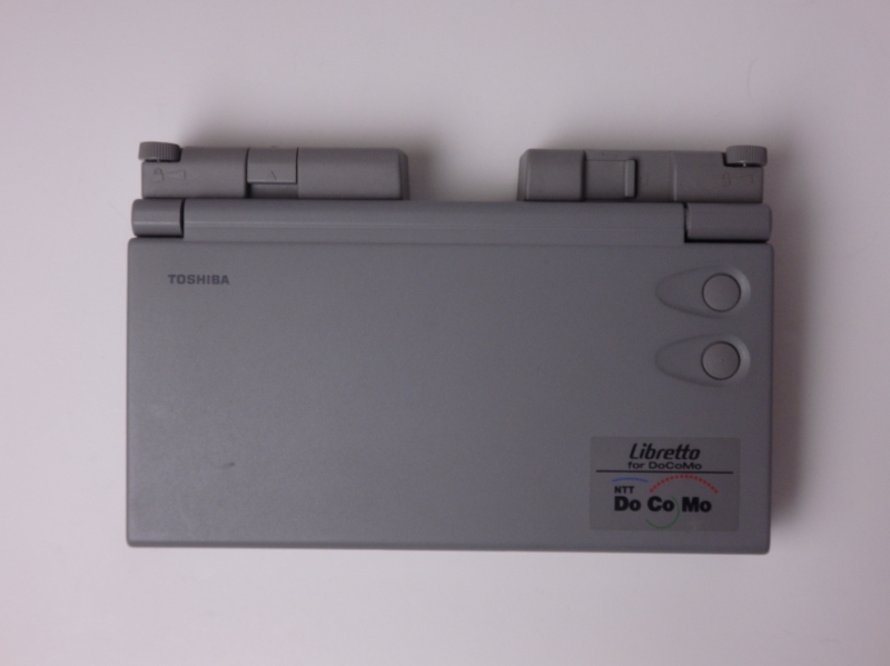 I/Oアダプタ装着時。モバイル性を損なわない小ささが特徴